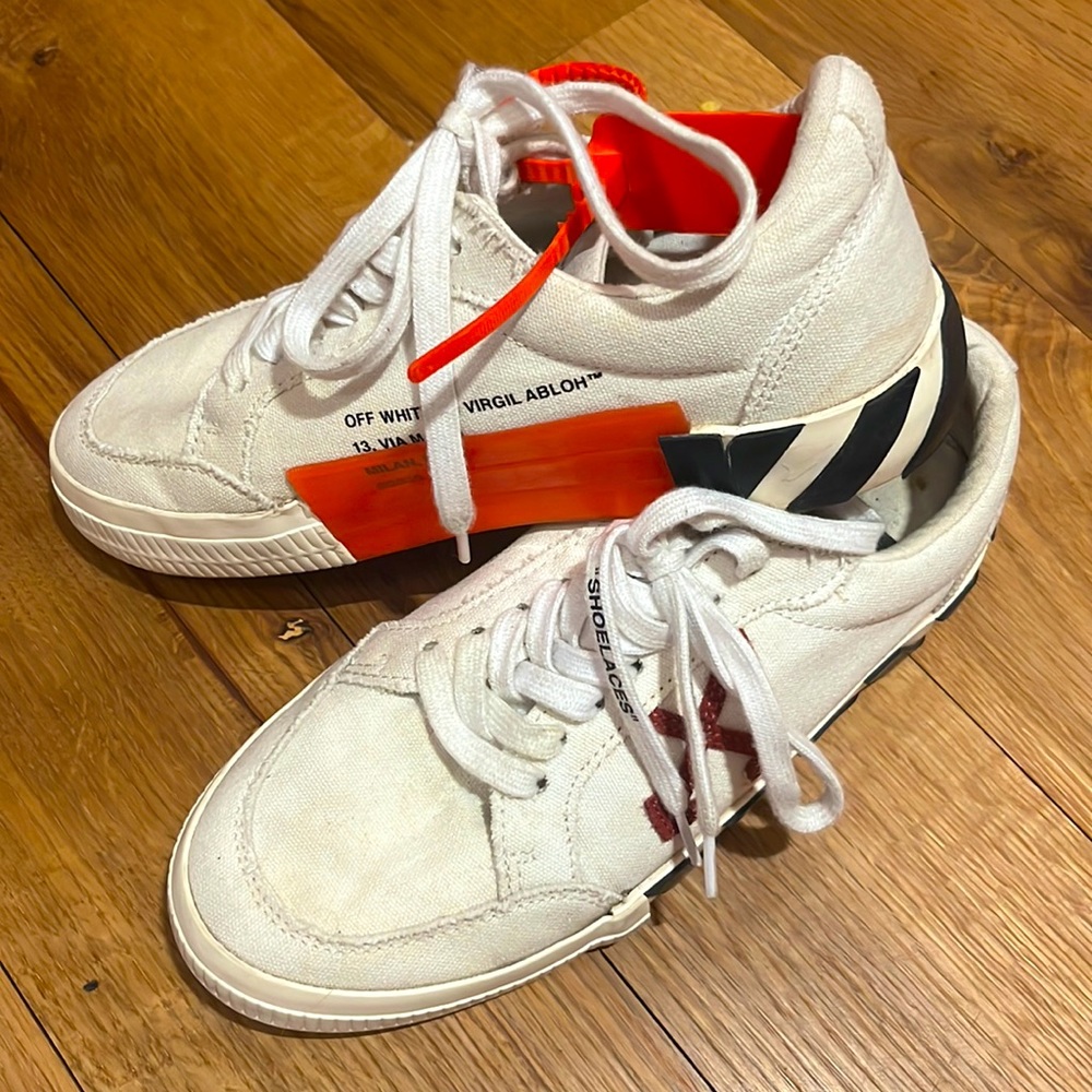 Authentic Off White Vulcanized Low-Top Sneakers